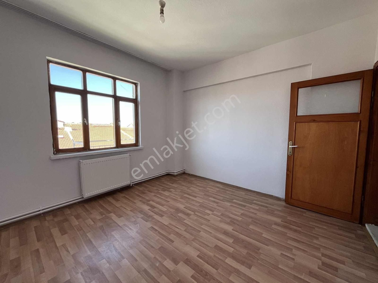 Ekerden Balsu Bulvarında Geniş 2+1 Depozitosuz Kiralık - Görsel 11