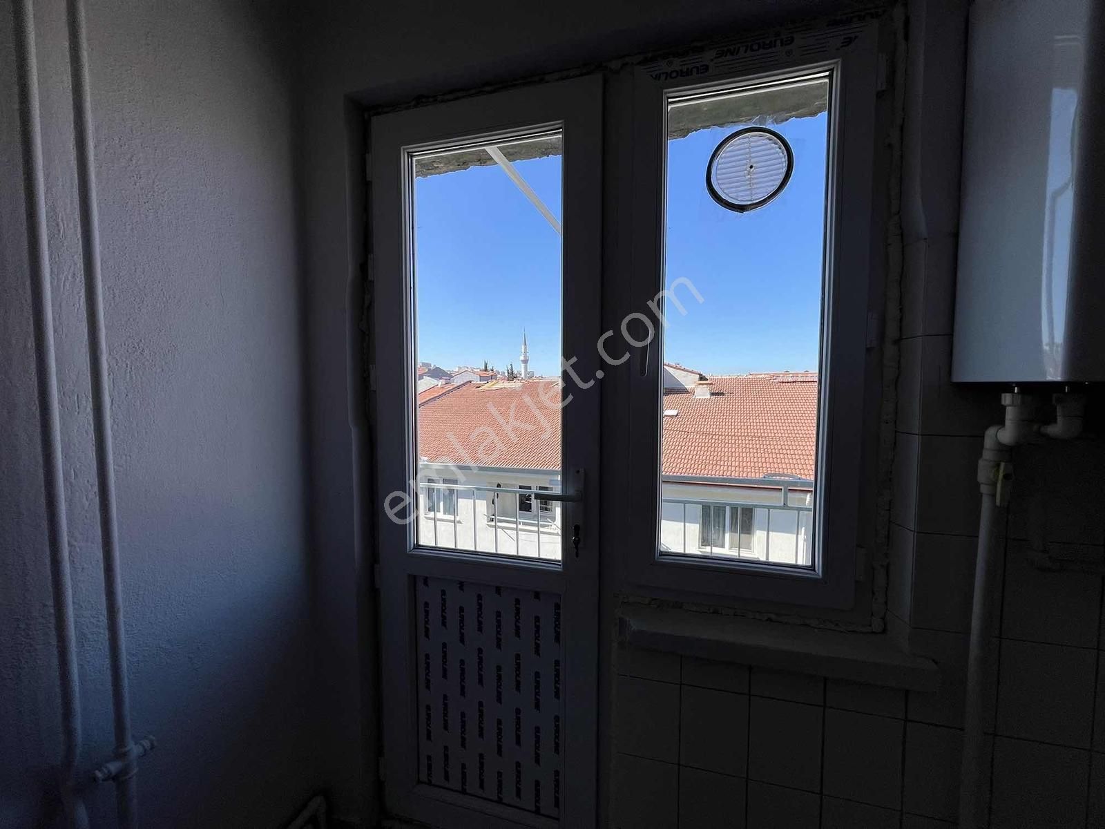 Ekerden Balsu Bulvarında Geniş 2+1 Depozitosuz Kiralık - Görsel 4