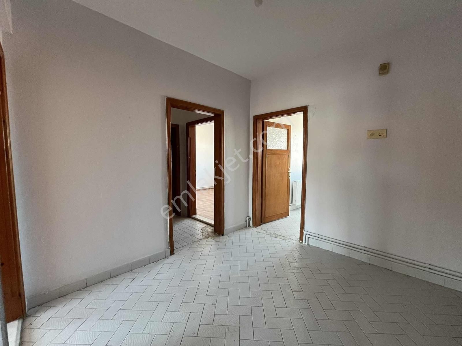 Ekerden Balsu Bulvarında Geniş 2+1 Depozitosuz Kiralık - Görsel 16