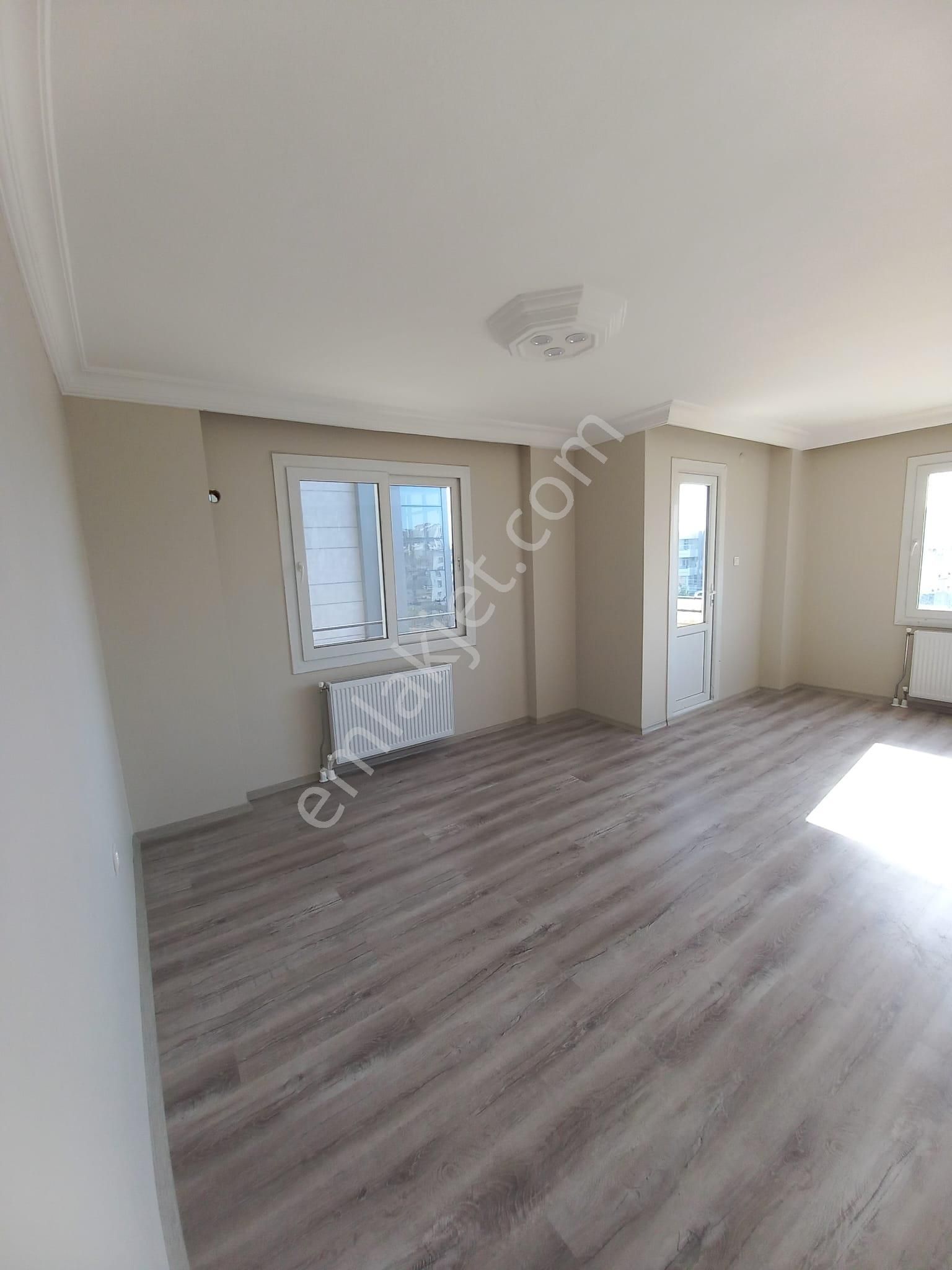 Vega'dan Anayol Üstünde Doğğalgazlı Kiralık 3+1 Daire