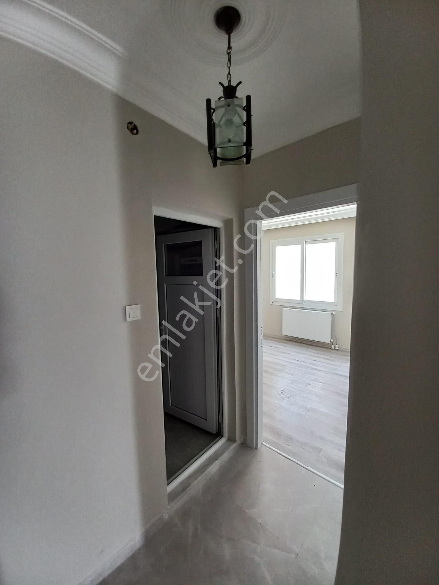 Vega'dan Anayol Üstünde Doğğalgazlı Kiralık 3+1 Daire - Görsel 16