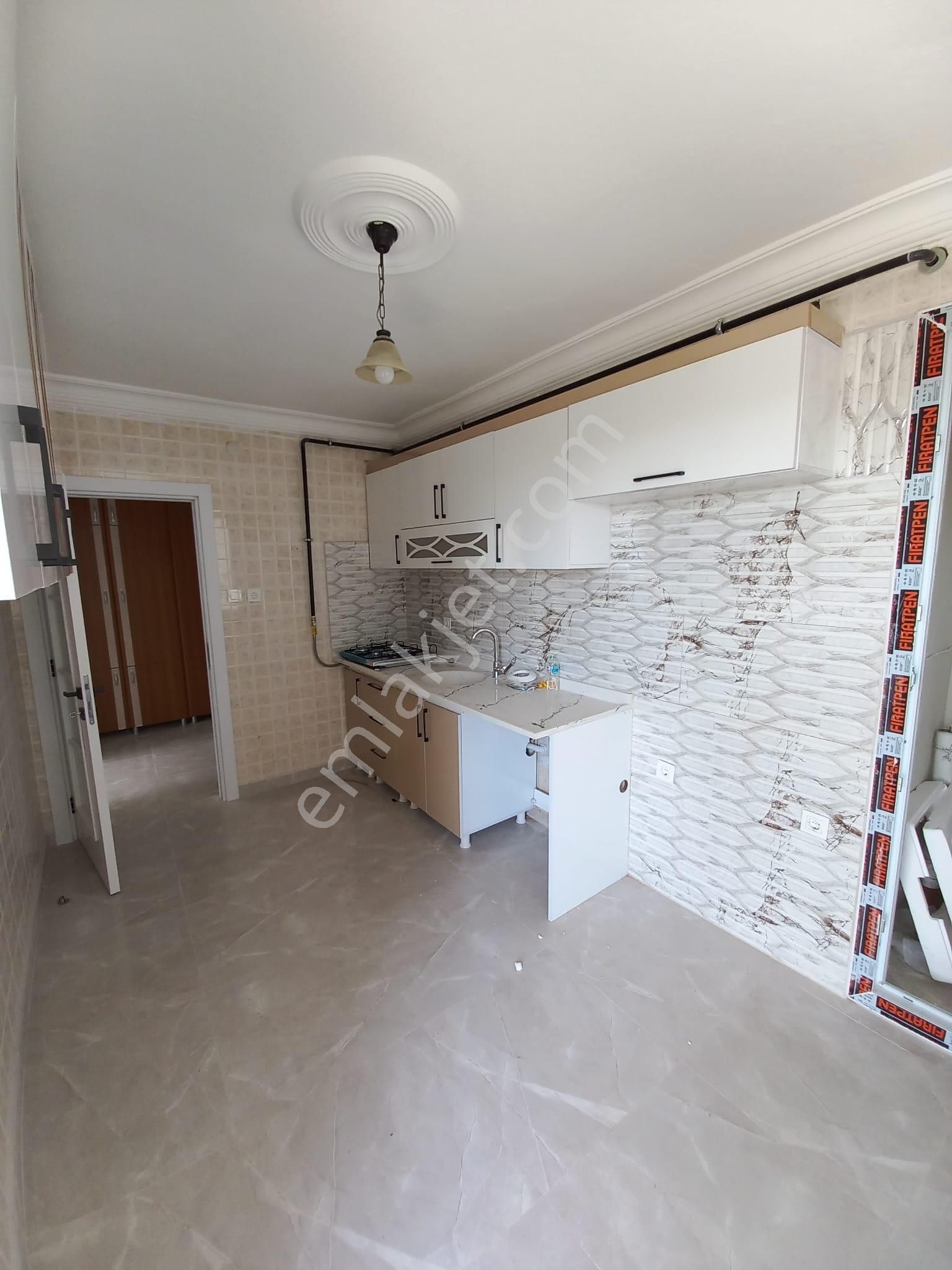 Vega'dan Anayol Üstünde Doğğalgazlı Kiralık 3+1 Daire - Görsel 18