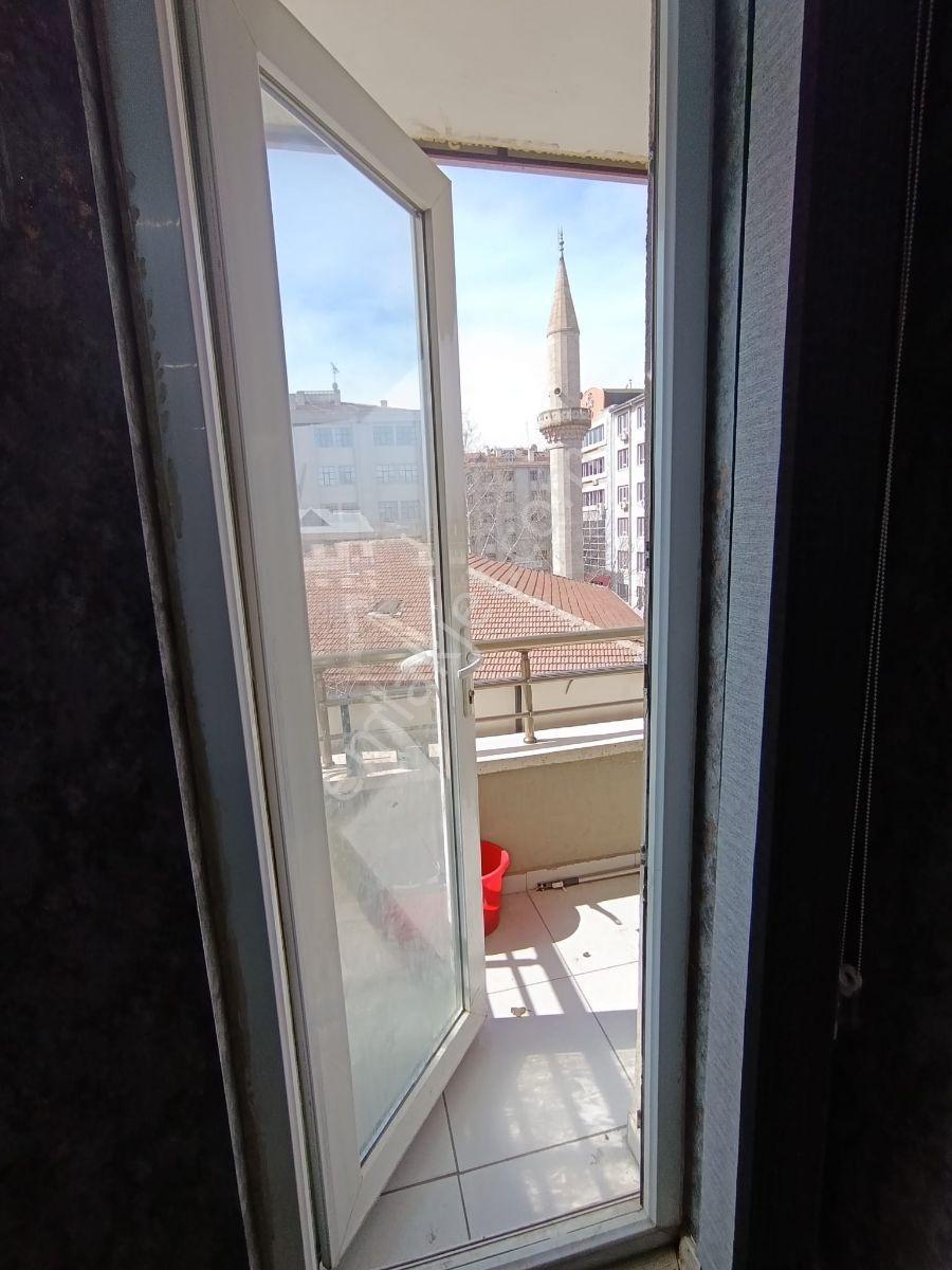 Sahabiye Mahallesinde Satılık 3 Odalı Geniş Ofis - Görsel 14