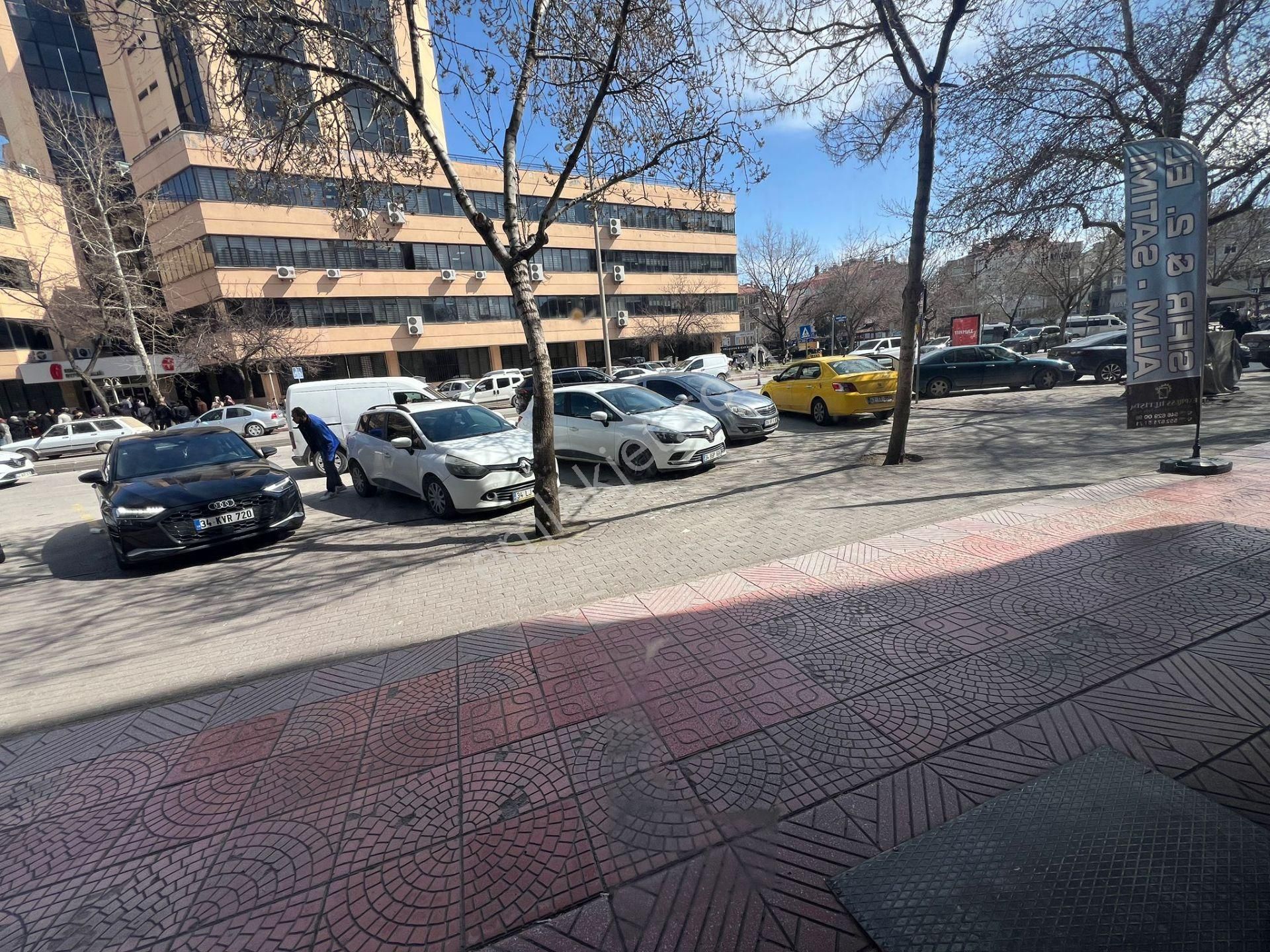 Merkez Adalhanda 2 Katlı Tabela Değeri Yüksek Kiralık Dükkan