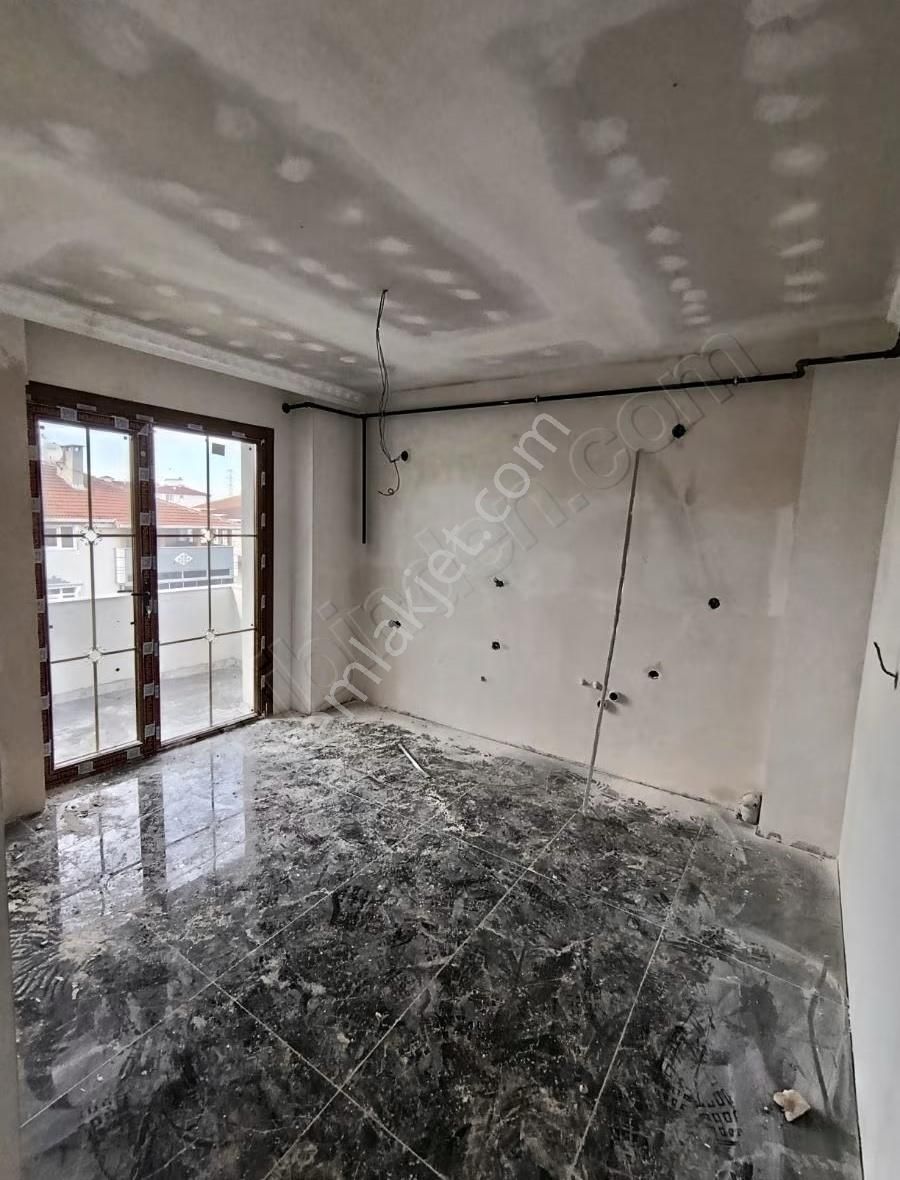 Yolcu Gayrimenkulden Satılık 3+1 Fırsat Daire - Görsel 10