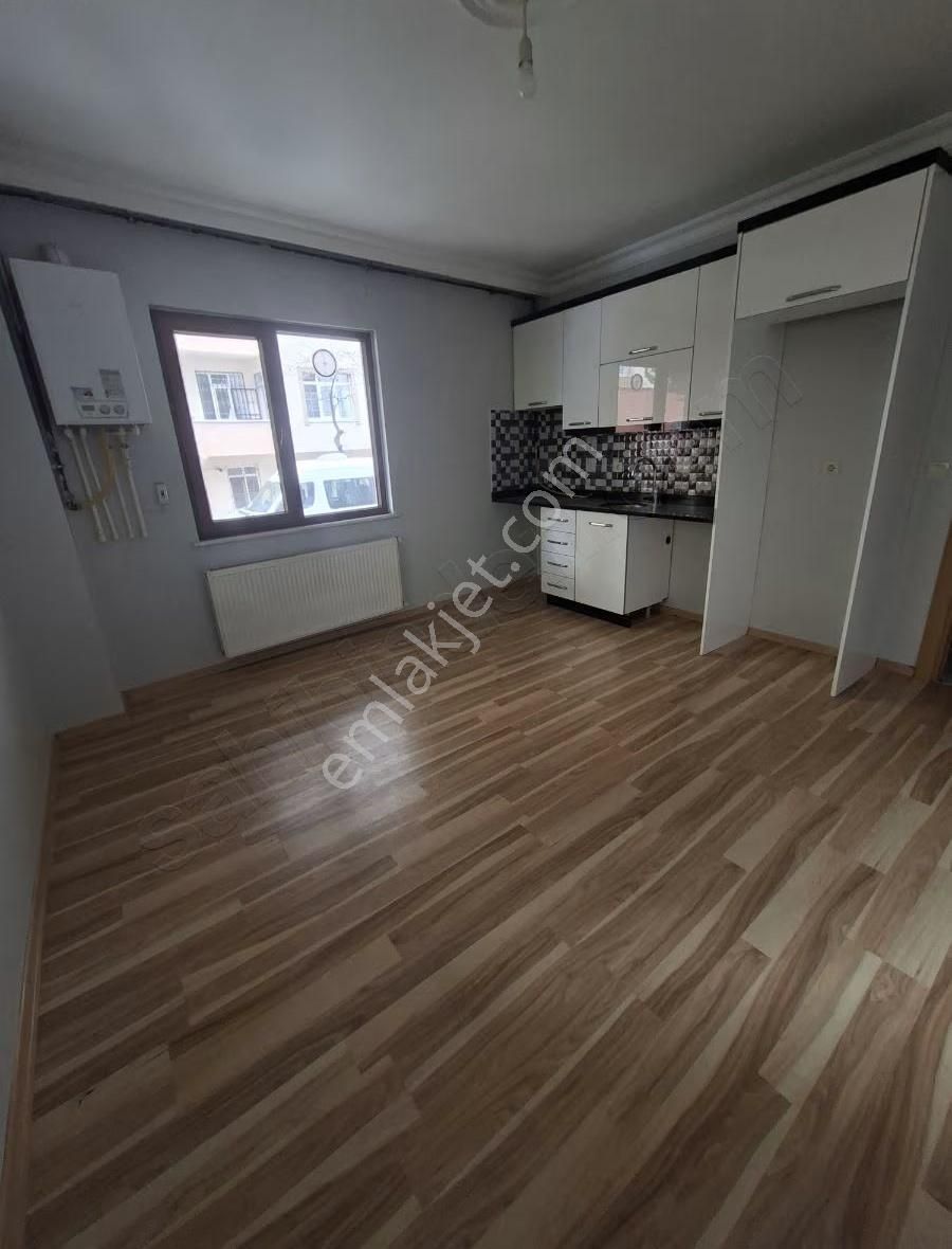 Metroya Yürüme Mesafesinde 1+1 Yüksek Giriş