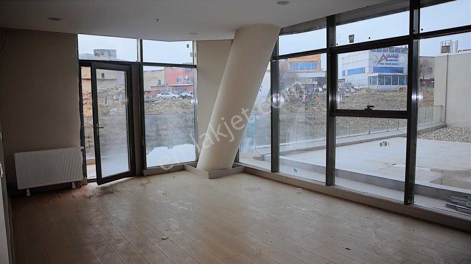 Vega Cadde'de Satılık Ofis - Görsel 20