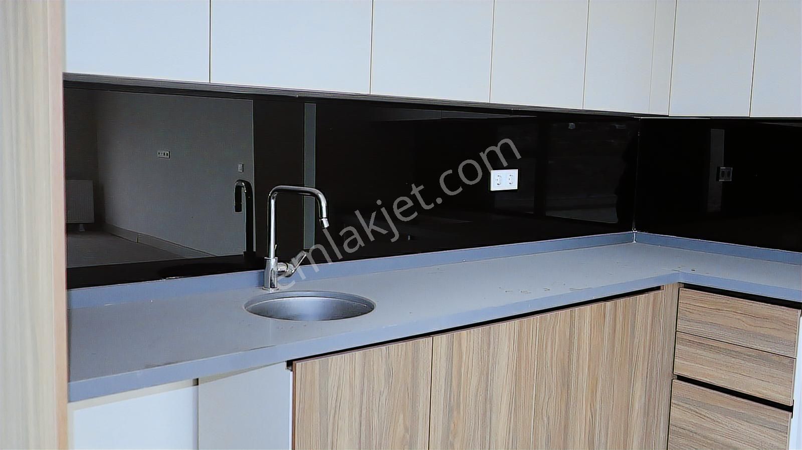 Vega Cadde'de Satılık Ofis - Görsel 25