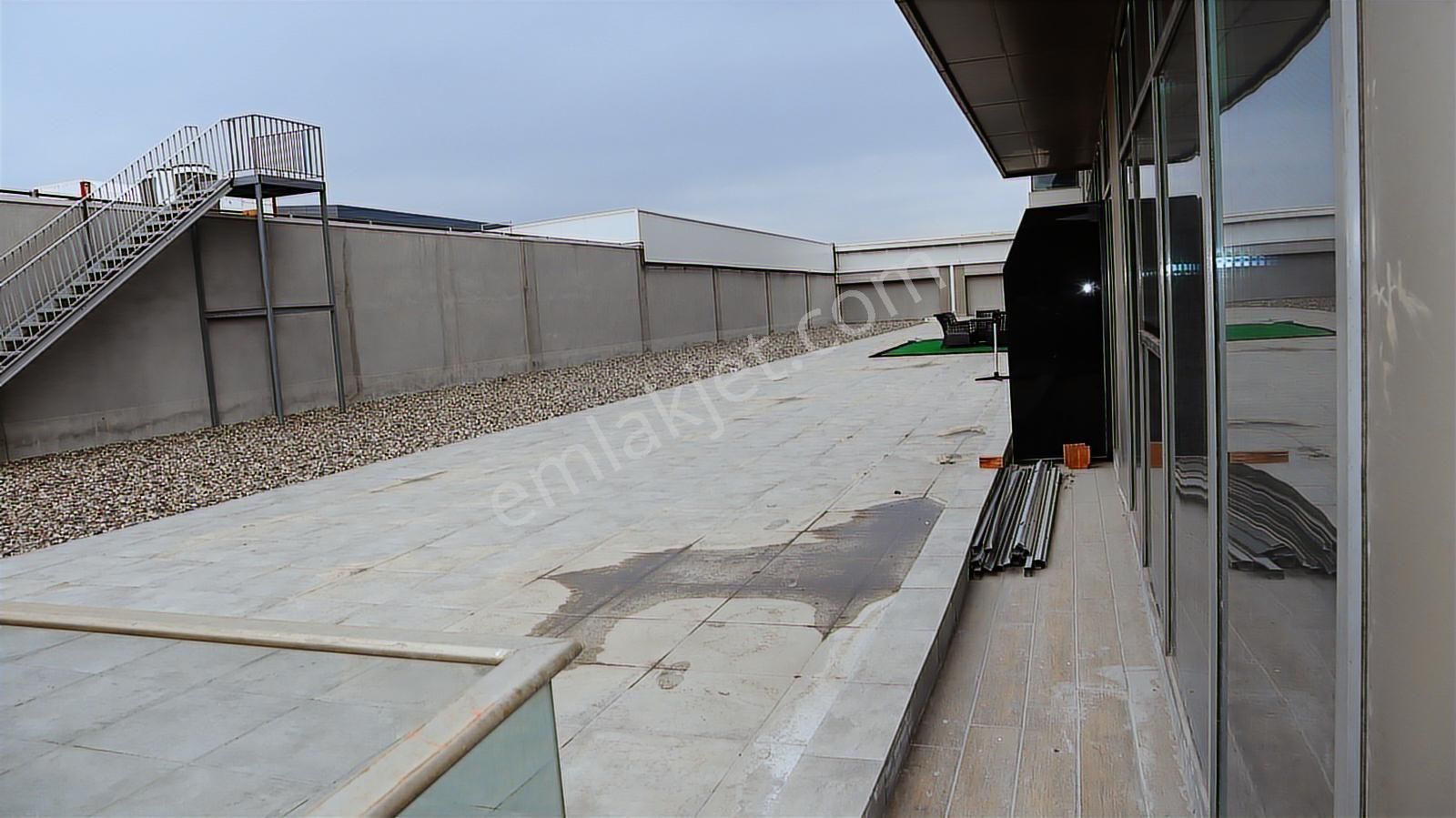 Vega Cadde'de Satılık Ofis - Görsel 33