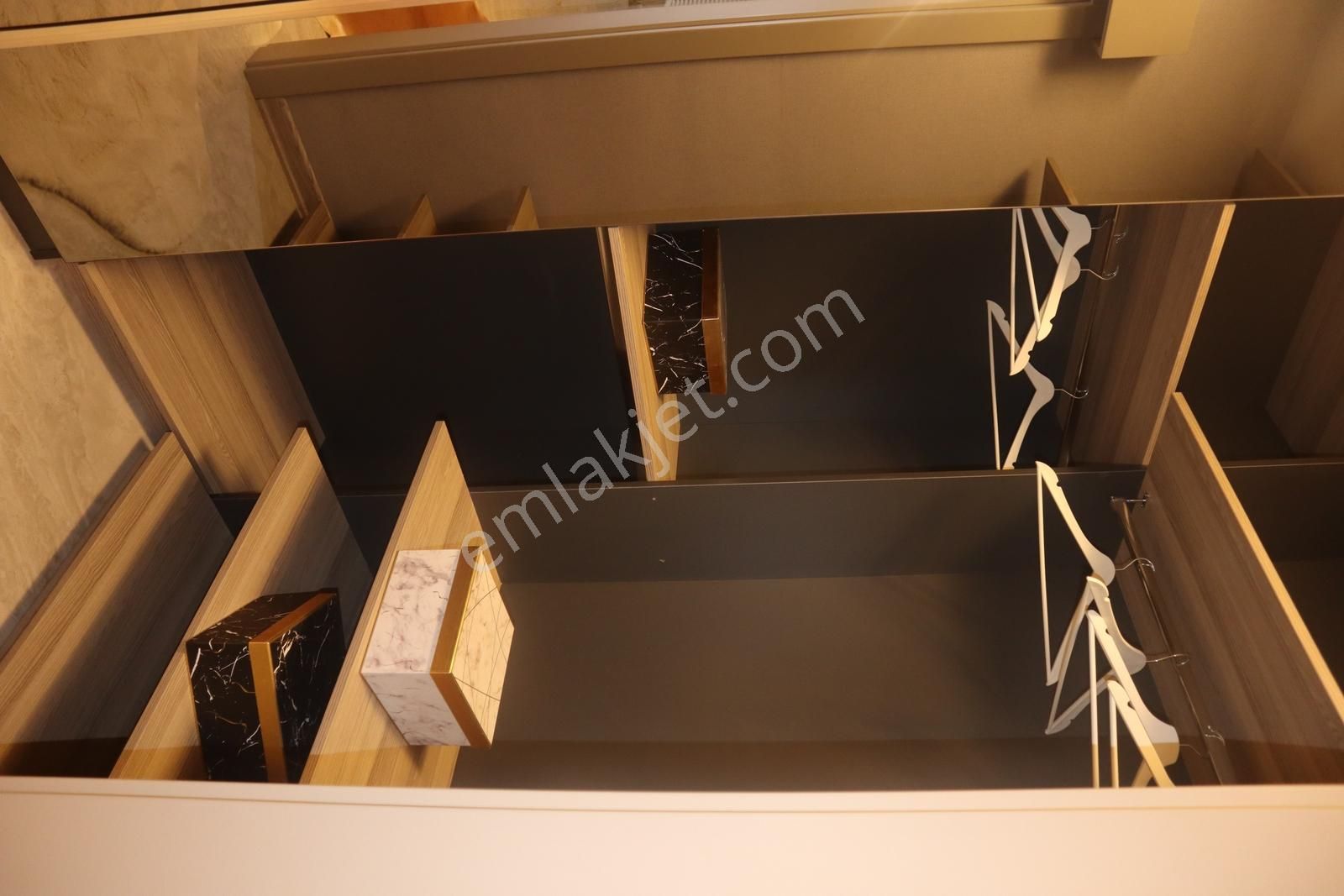 Ovacık'ta Satılık 4+1 Daire - Görsel 4