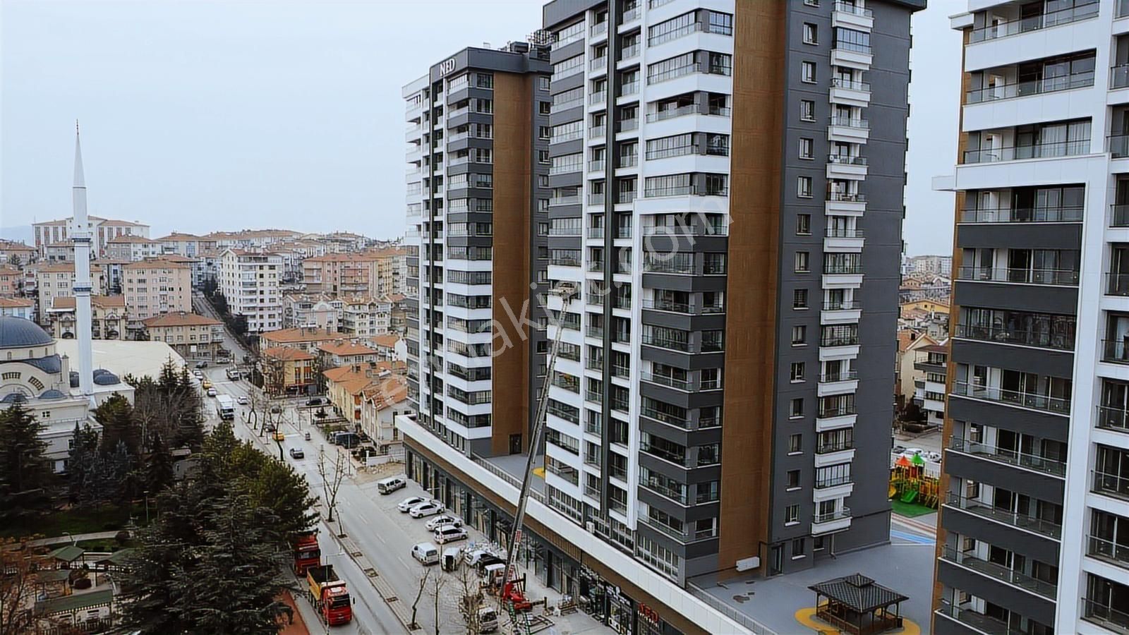 Çiçekli Mahallesi'nde Satılık 4+1 Daire