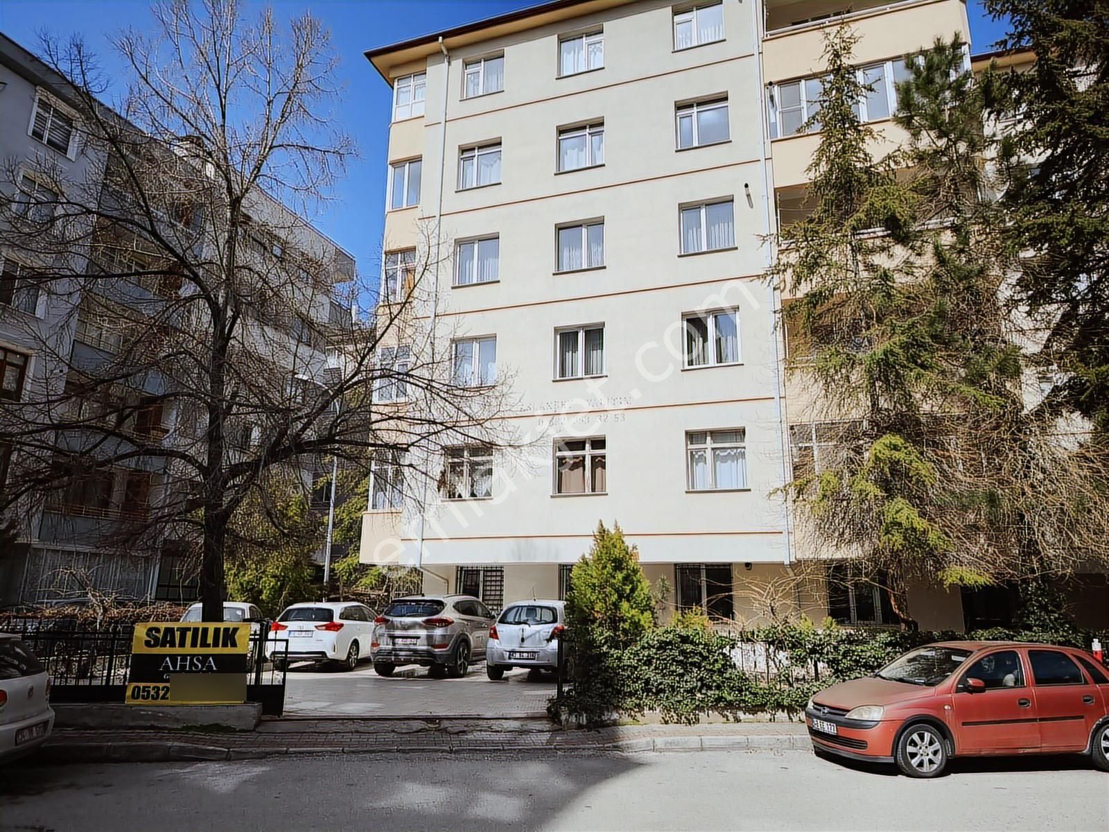 Konevi Tren Garı Yakını Satılık 150m2 3+1 Daire