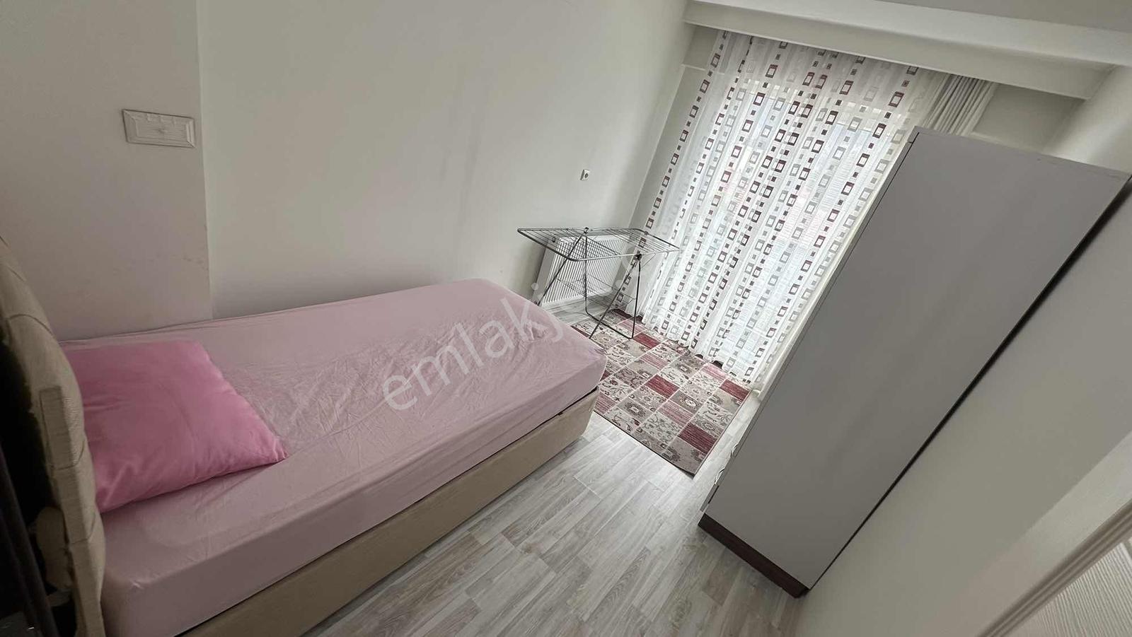 Üniversiteye Yakın Ara Kat Balkonlu Ön Cephe 2+1 Eşyalı Apart ! - Görsel 5