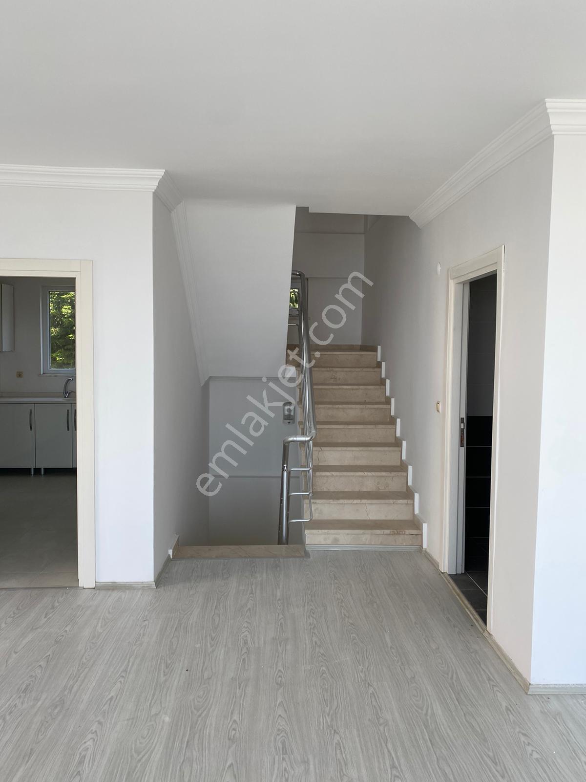 Yalova Taşköprü Satılık Lüks 4+1 Dubleks Villa, Deniz Manzaralı - Görsel 24