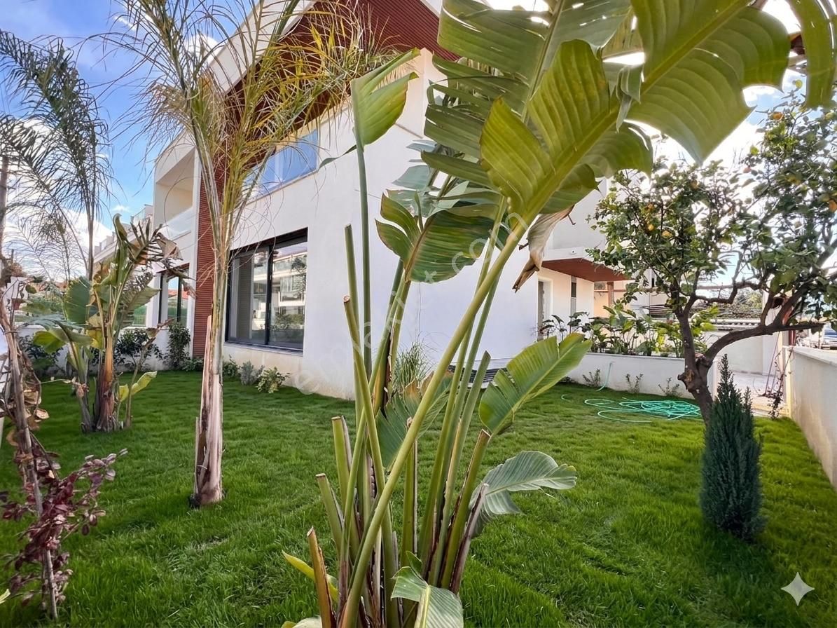 Marmaris Kemeraltı'da Satılık 4+1 Sıfır İkiz Müstakil Şık Villa
