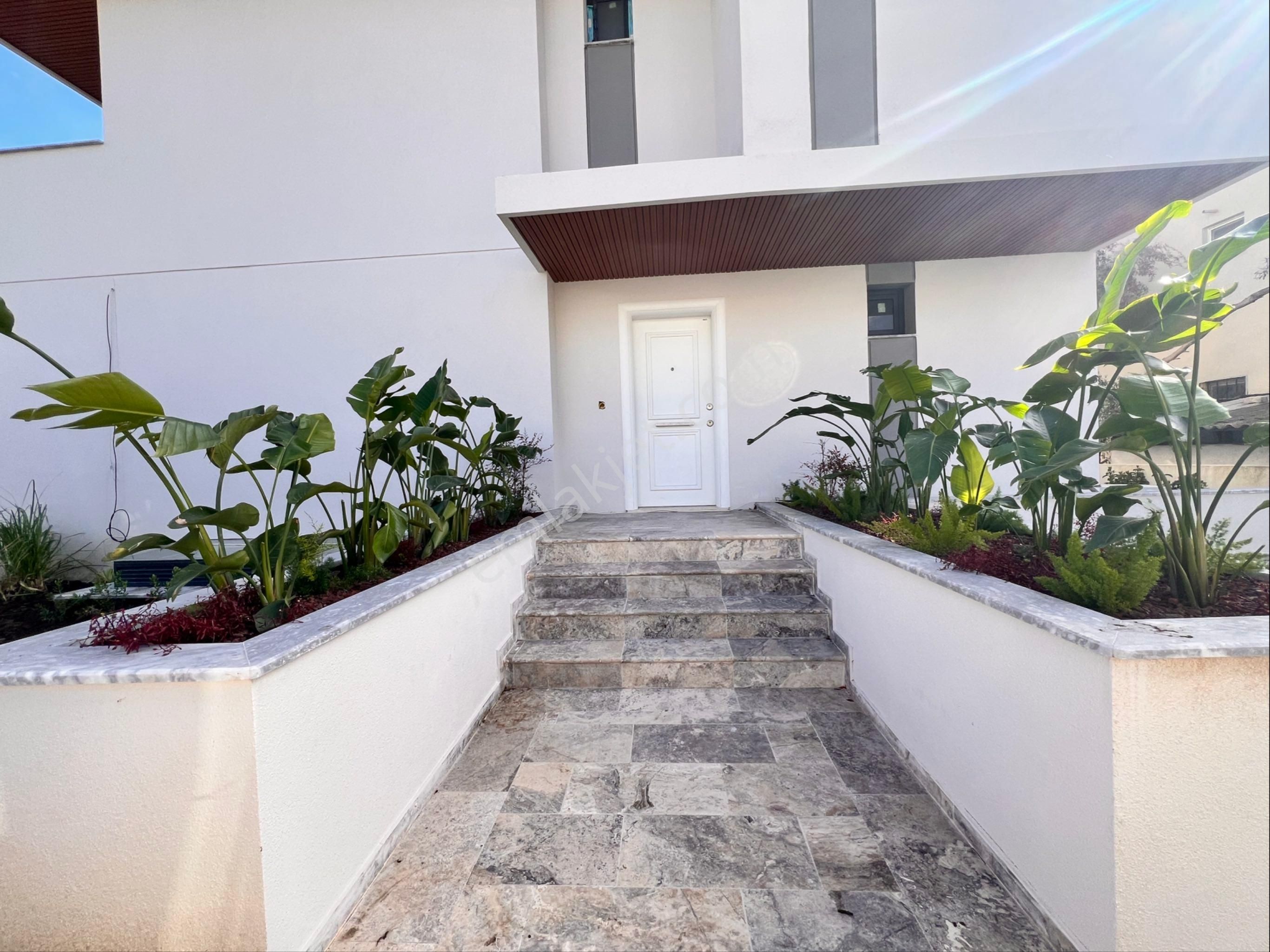 Marmaris Kemeraltı'da Satılık 4+1 Sıfır İkiz Müstakil Şık Villa - Görsel 3