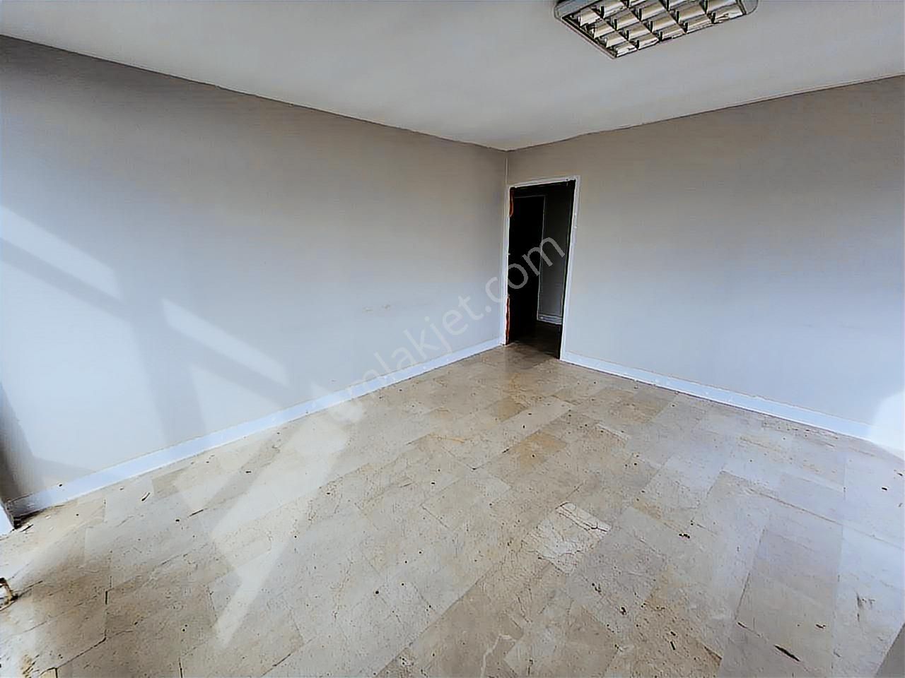 Ümraniye Merkezde İşlek Lokasyonda Kiralık Dükkan - Görsel 8