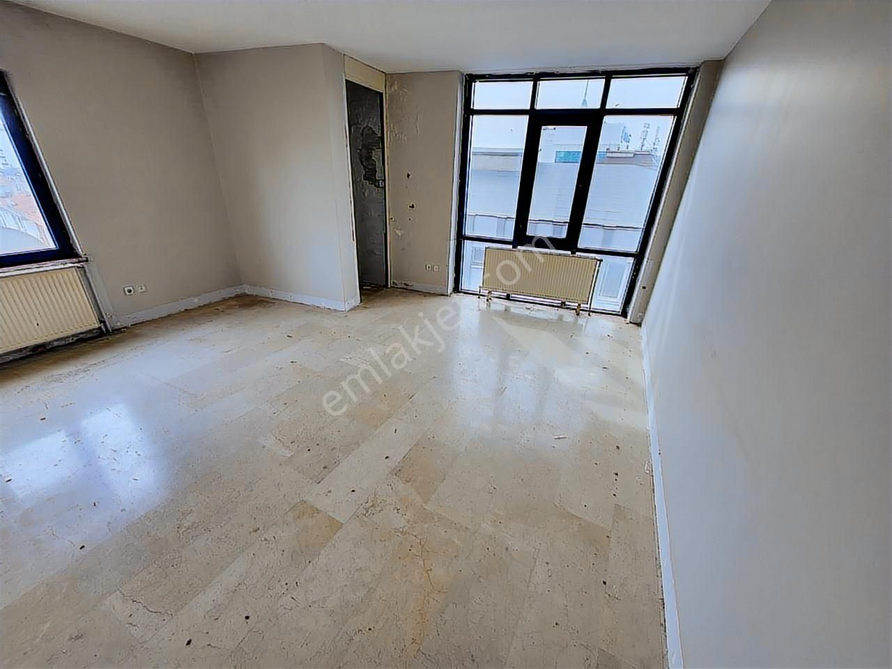 Ümraniye Merkezde İşlek Lokasyonda Kiralık Dükkan - Görsel 14