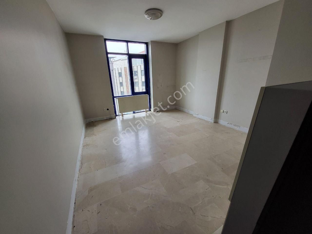 Ümraniye Merkezde İşlek Lokasyonda Kiralık Dükkan - Görsel 7