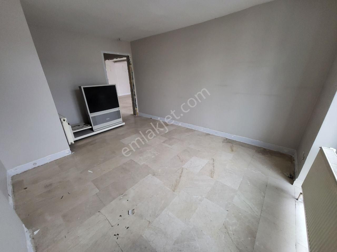 Ümraniye Merkezde İşlek Lokasyonda Kiralık Dükkan - Görsel 11