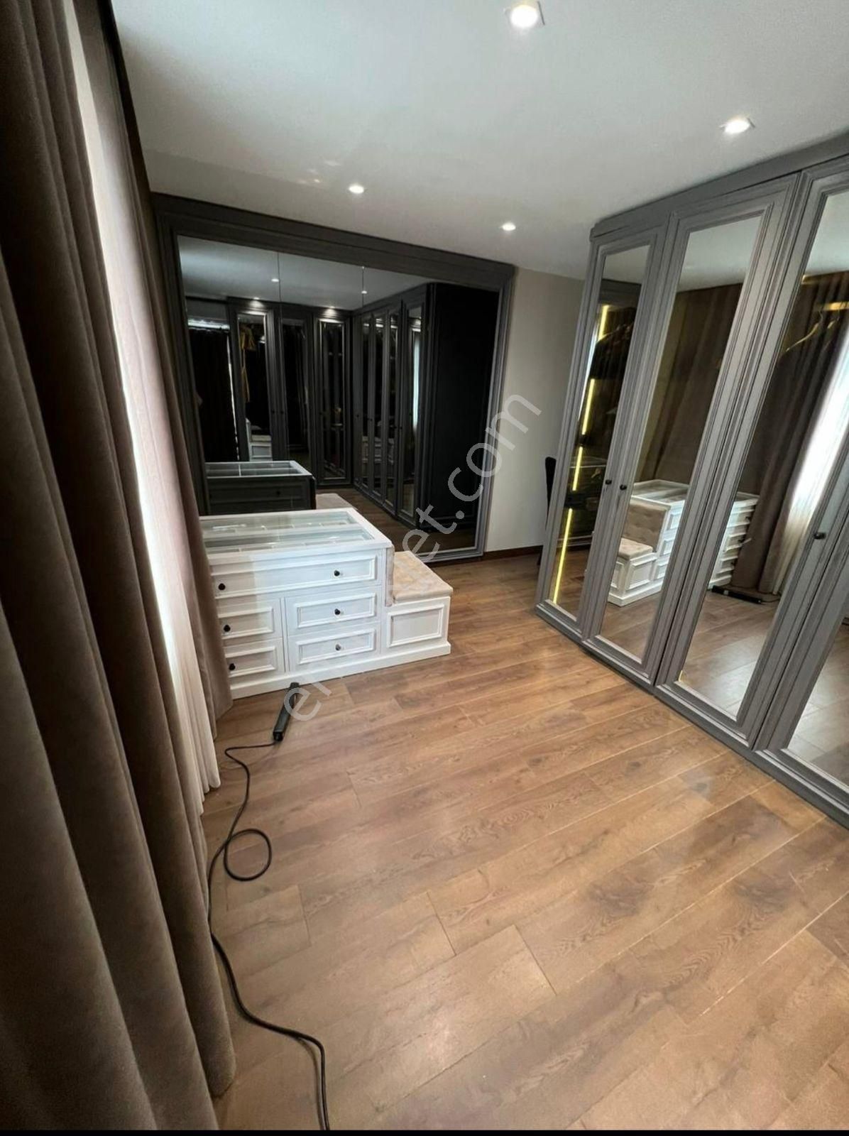 Beylikdüzü Gürpınar Lüx Eşyalı Satılık Bahçe Havuzlu Lüx Villa - Görsel 27