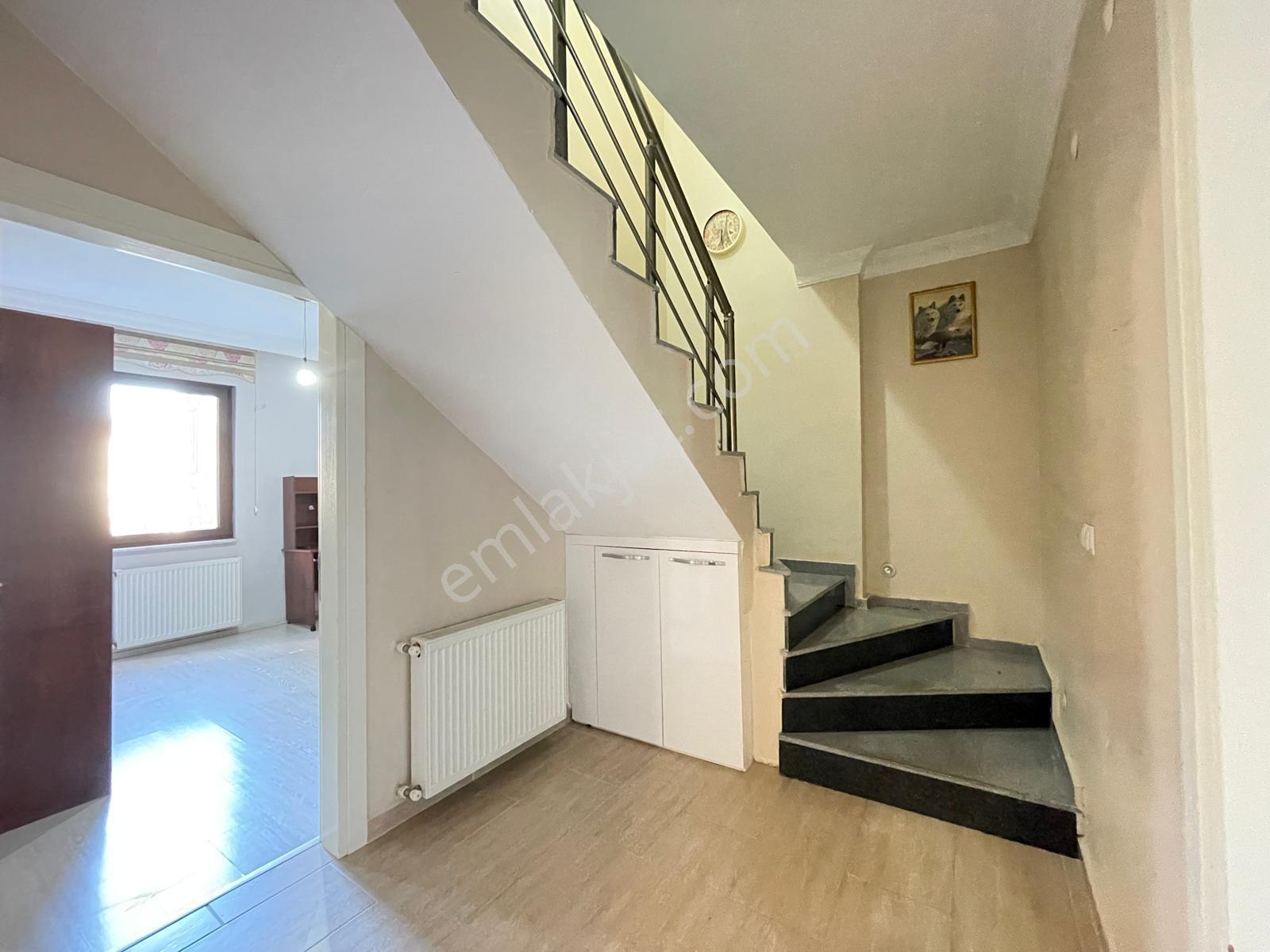 Remax Natural'den Topçular Merkezde Geniş Bahce Dubleks - Görsel 6
