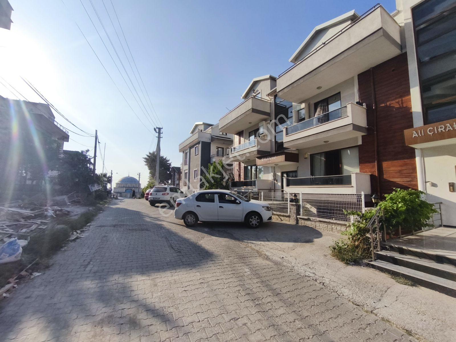 Remax Natural'den Topçular Merkezde Geniş Bahce Dubleks - Görsel 11