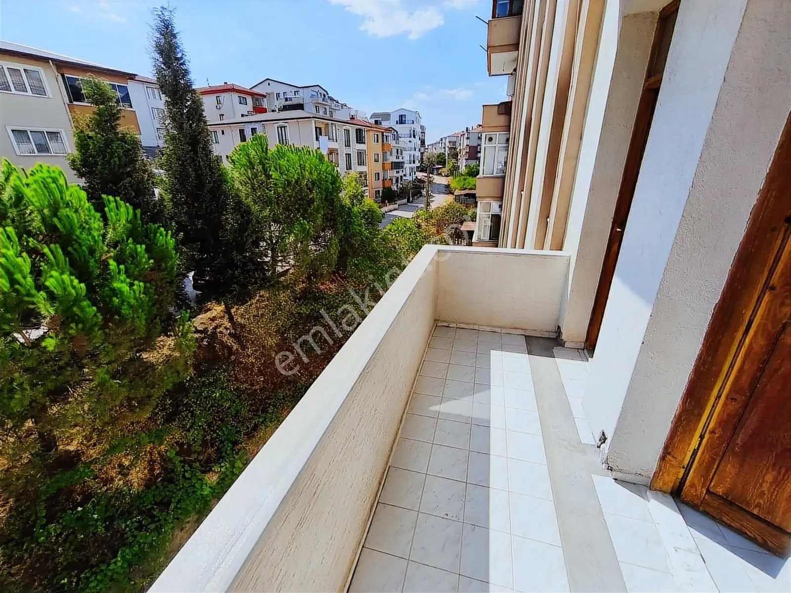 Remax Natural Den Atatürk Mah. D-130 Yolu Üzerinde 3+1 Satılık - Görsel 3