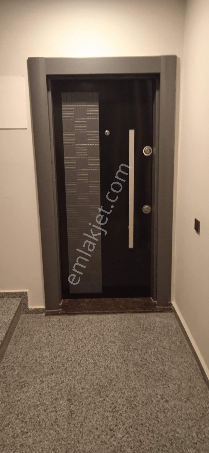 Kuşadası Merkezde Kiralık Geniş İşyeri - Görsel 11