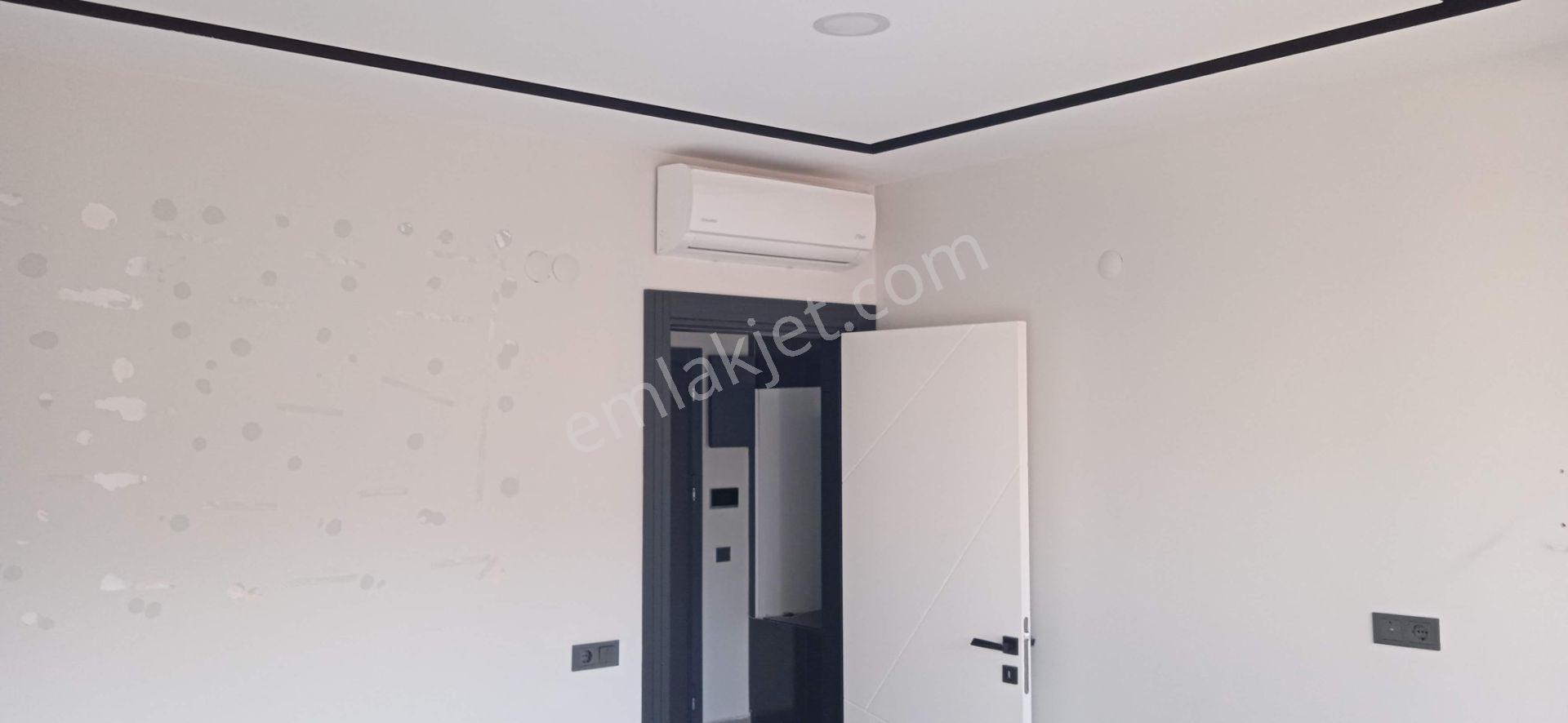 Kuşadası Merkezde Kiralık Geniş İşyeri - Görsel 13