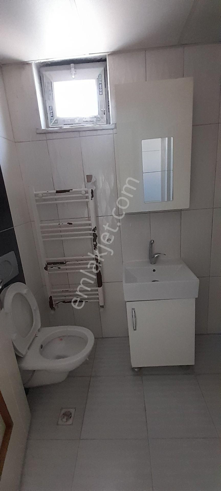 Ender Uysal Gayrimenkulden Foruma Ve İl Jandarmaya Yakın 1+1 Kiralık Balkonlu Apart.. - Görsel 6