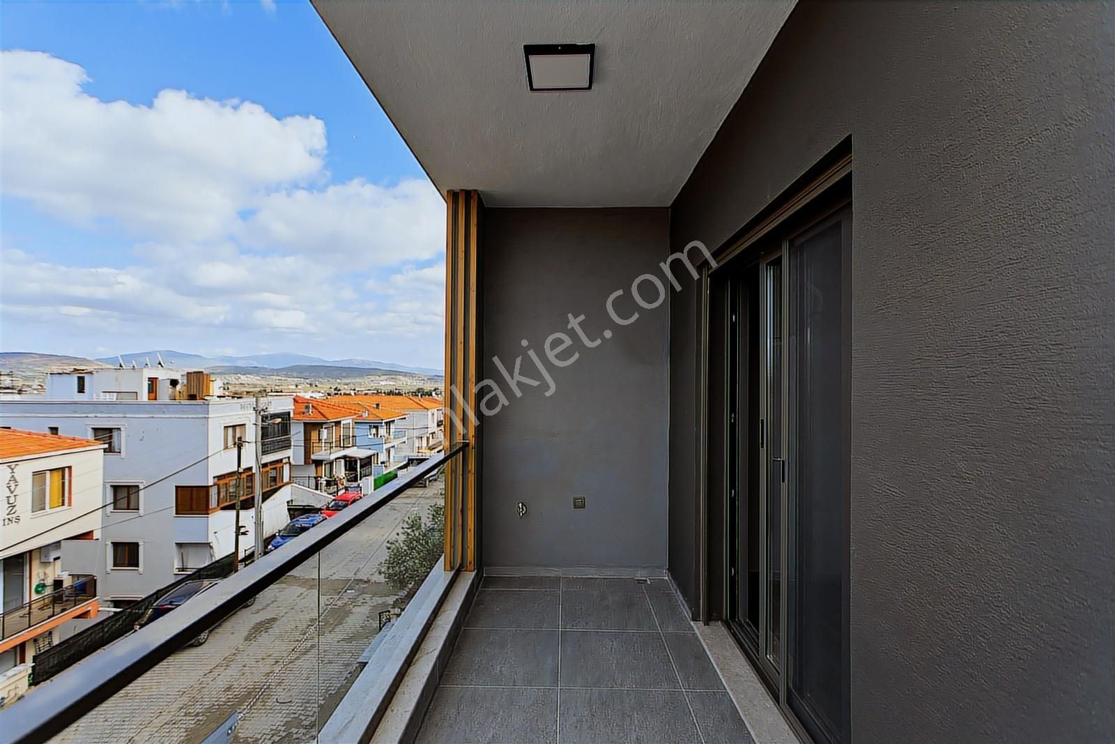 Foça Kazım Dirik Mah. 2+1 Kiralık Sıfır Açık Mutfak Daire - Görsel 23