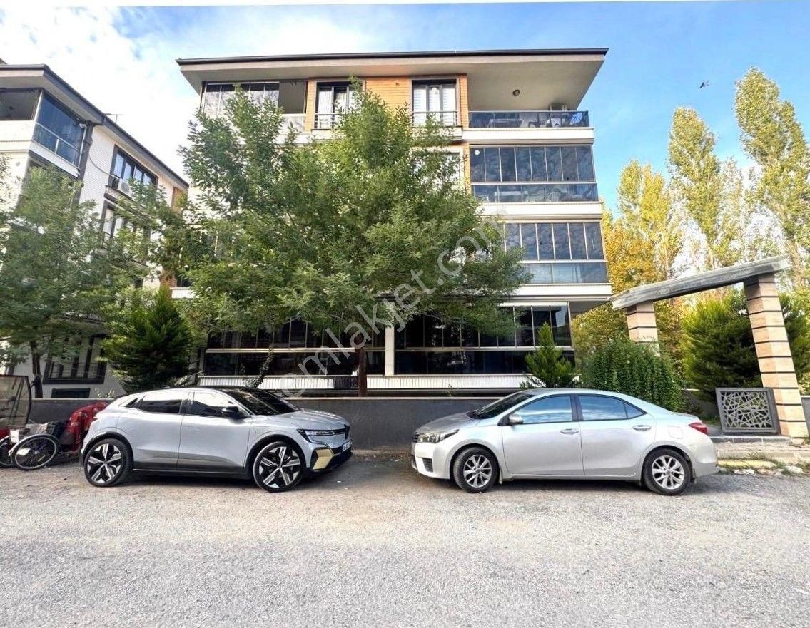 ▀jet Emlaktan İkizçay'da Geniş Cam Balkonlu & Kullanışlı Lüx 1+1 - Görsel 32