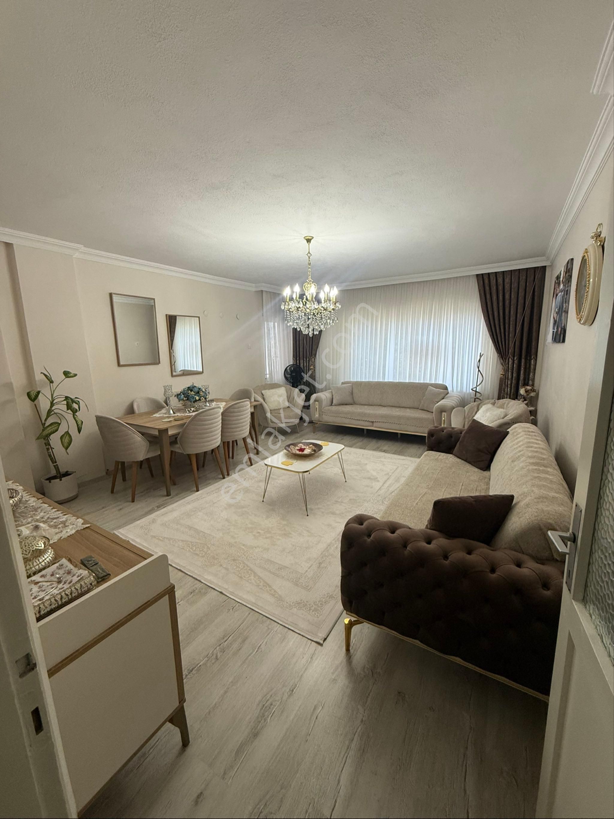 Site İçi Full Yenilenmiş 3+1 Kiralık Daire