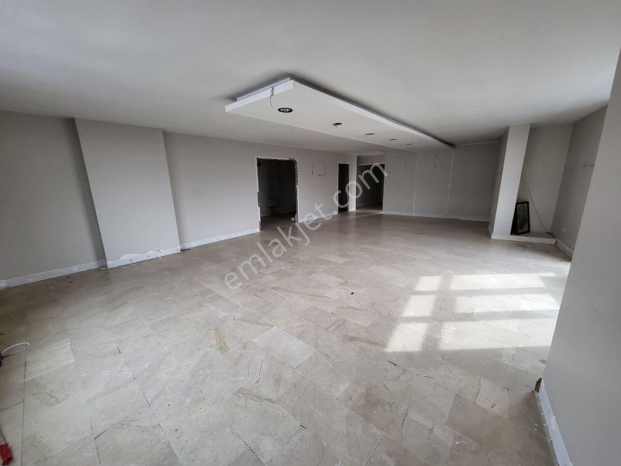 Ümraniye Merkezde, Ana Cadde Cepheli, 160m² Kiralık Dükkan - Görsel 11