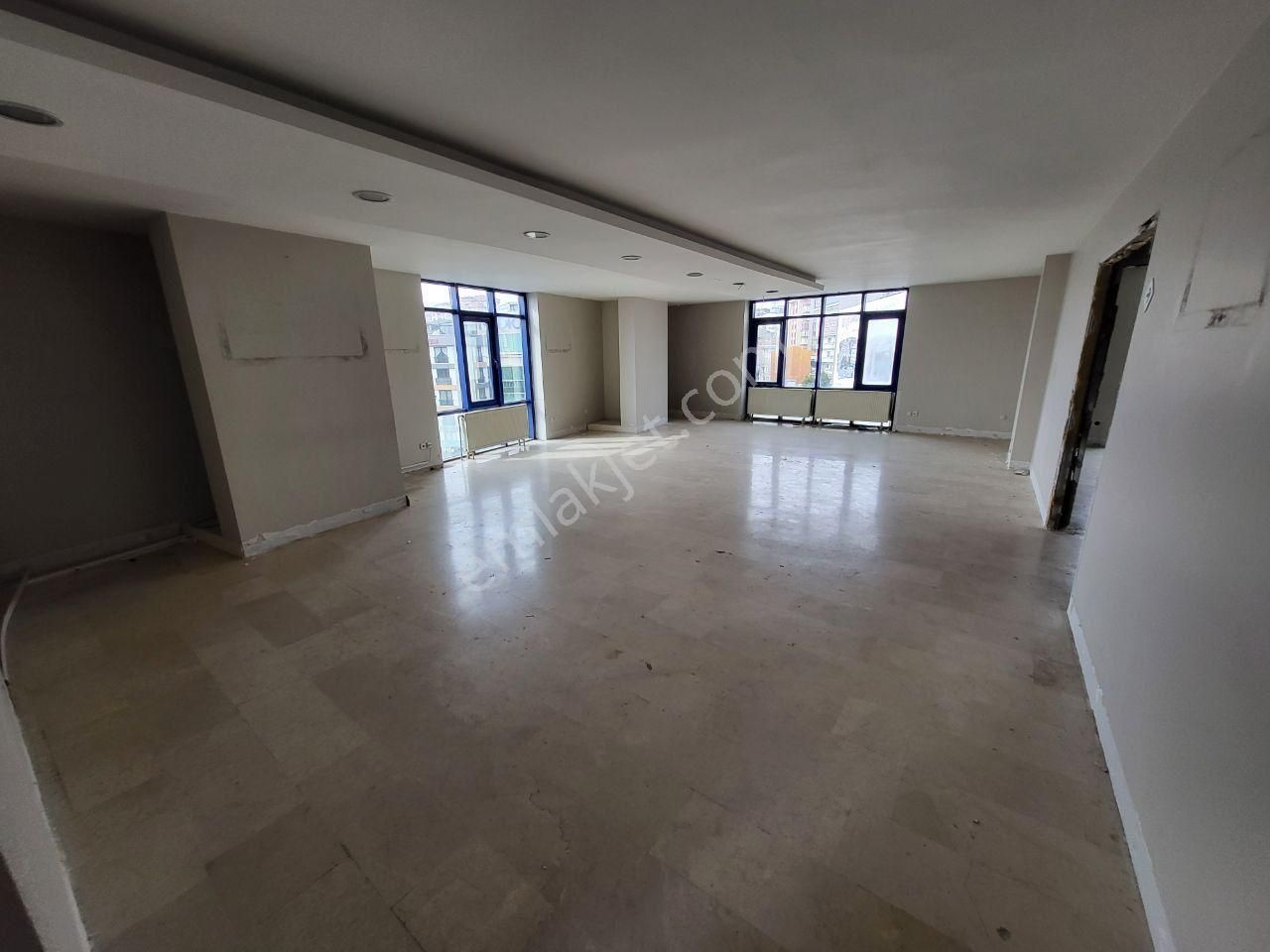 Ümraniye Merkezde, Ana Cadde Cepheli, 160m² Kiralık Dükkan - Görsel 15