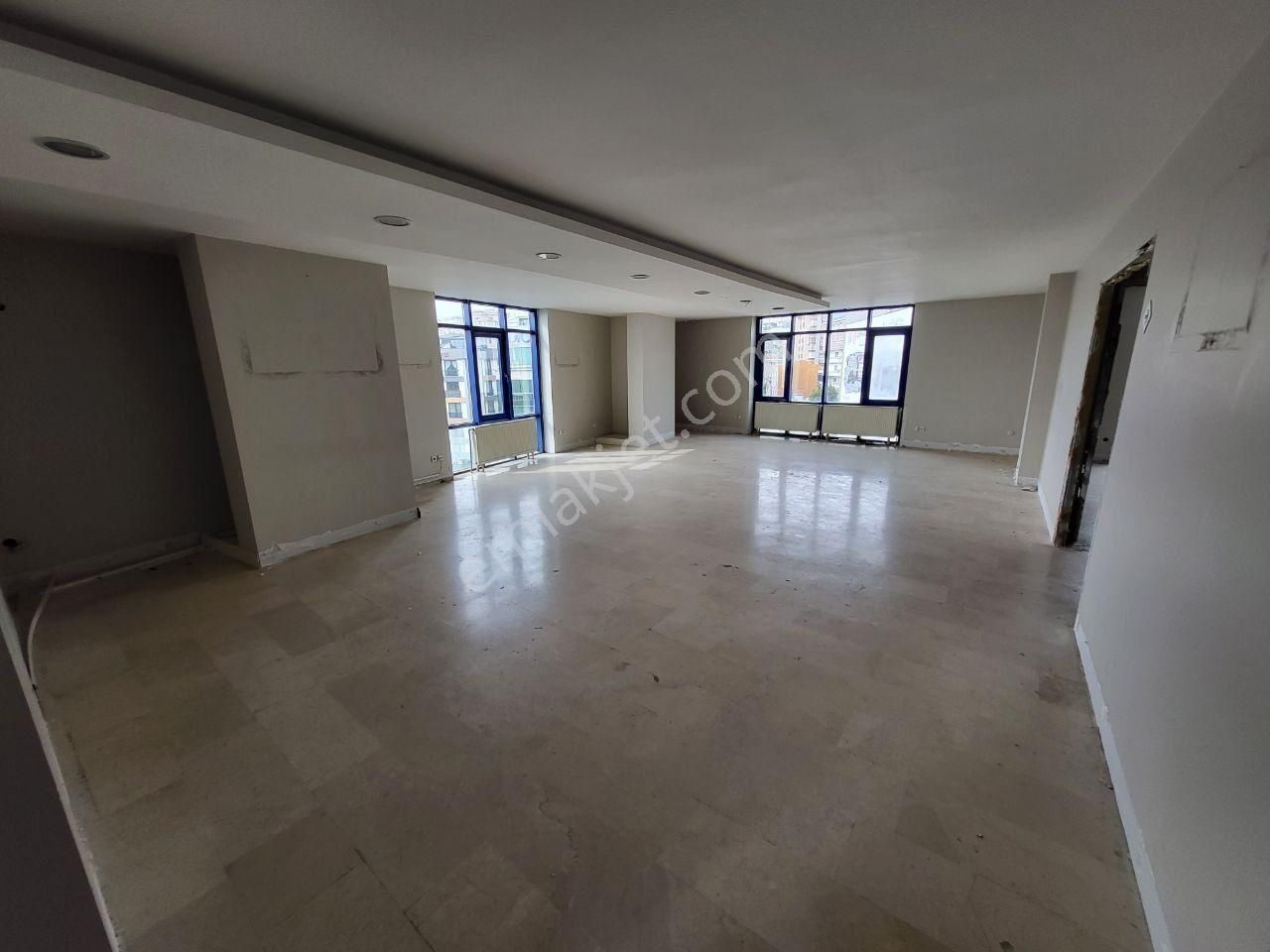 Ümraniye Merkezde, Ana Cadde Cepheli, 160m² Kiralık Dükkan - Görsel 16