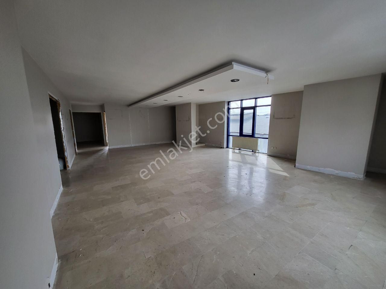 Ümraniye Merkezde, Ana Cadde Cepheli, 160m² Kiralık Dükkan - Görsel 10