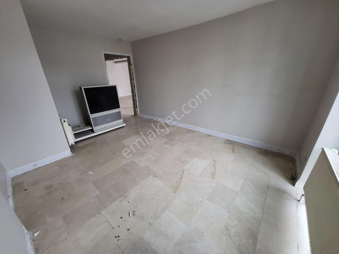 Ümraniye Merkezde, Ana Cadde Cepheli, 160m² Kiralık Dükkan - Görsel 5