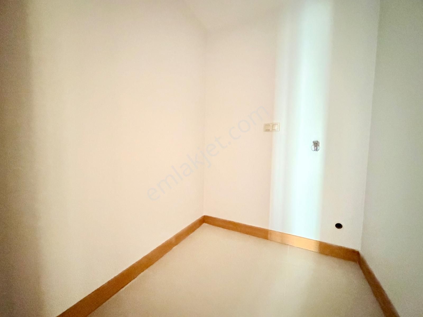 Korupark 1. Etapta Satılık 3+1 Arakat Masrafsız Daire - Görsel 24