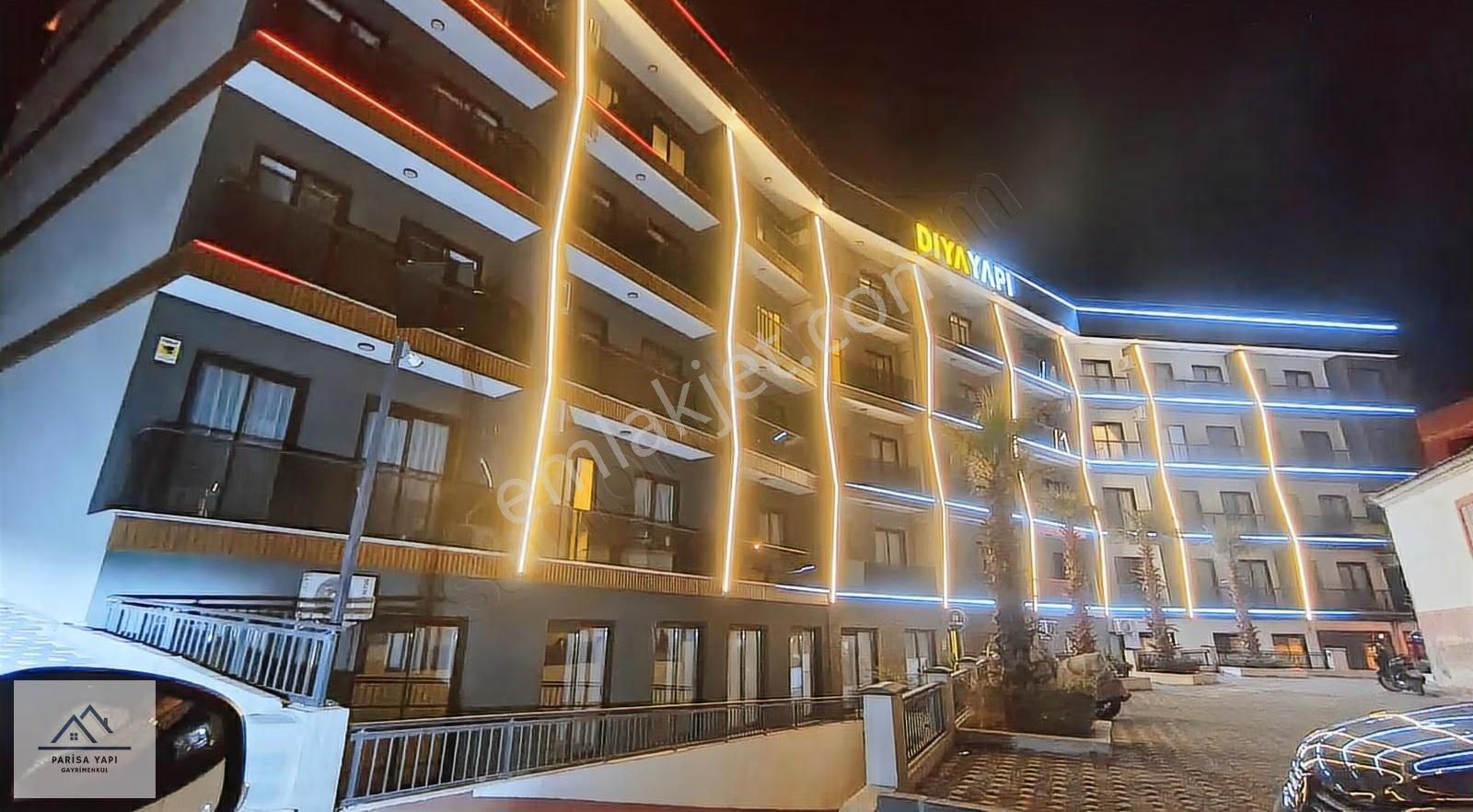 Parisa'dan Hasanağa Bahçesi Yanı D.gazlı Balkonlu Ful Eşyalı 1+1 - Görsel 15