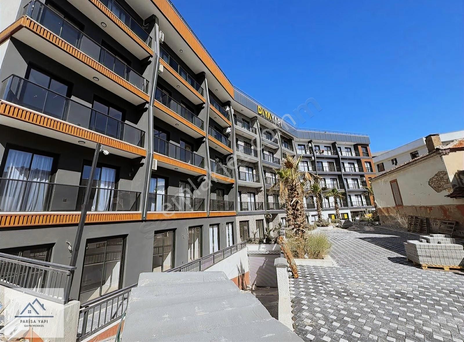Parisa'dan Hasanağa Bahçesi Yanı D.gazlı Balkonlu Ful Eşyalı 1+1 - Görsel 24
