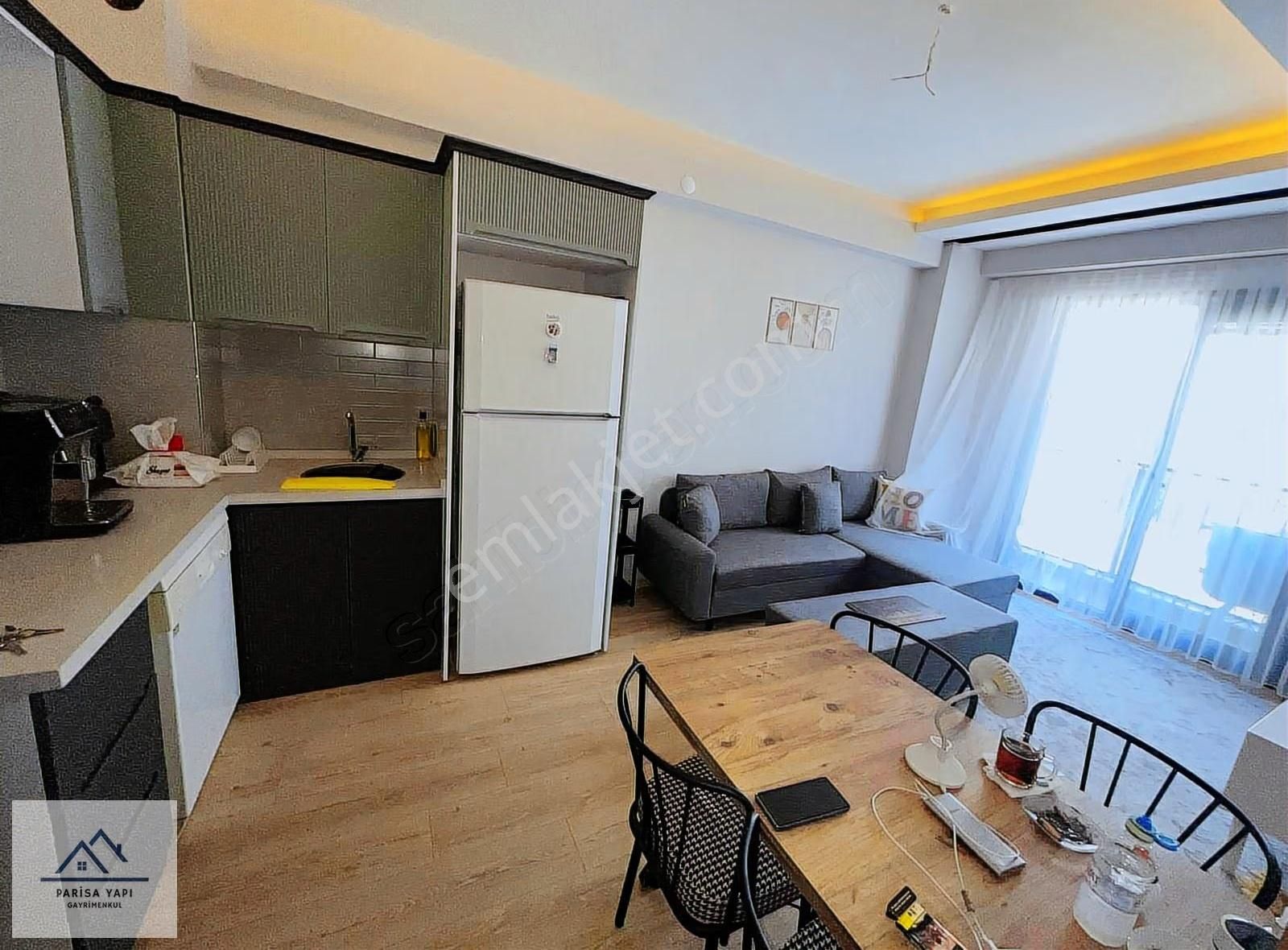 Parisa'dan Hasanağa Bahçesi Yanı D.gazlı Balkonlu Ful Eşyalı 1+1 - Görsel 19