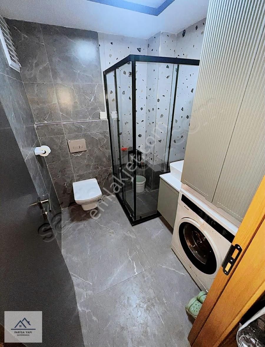 Parisa'dan Hasanağa Bahçesi Yanı D.gazlı Balkonlu Ful Eşyalı 1+1 - Görsel 4