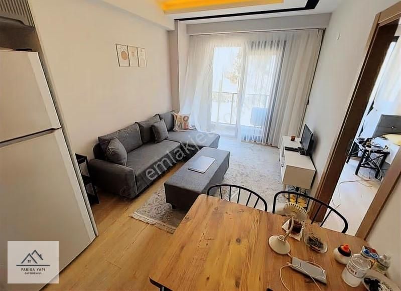 Parisa'dan Hasanağa Bahçesi Yanı D.gazlı Balkonlu Ful Eşyalı 1+1 - Görsel 6