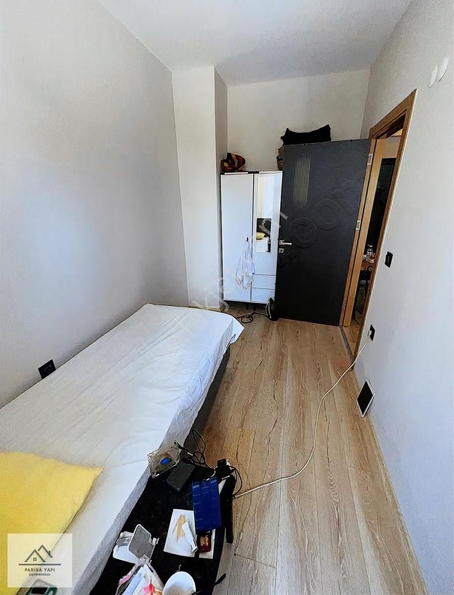 Parisa'dan Hasanağa Bahçesi Yanı D.gazlı Balkonlu Ful Eşyalı 1+1 - Görsel 18