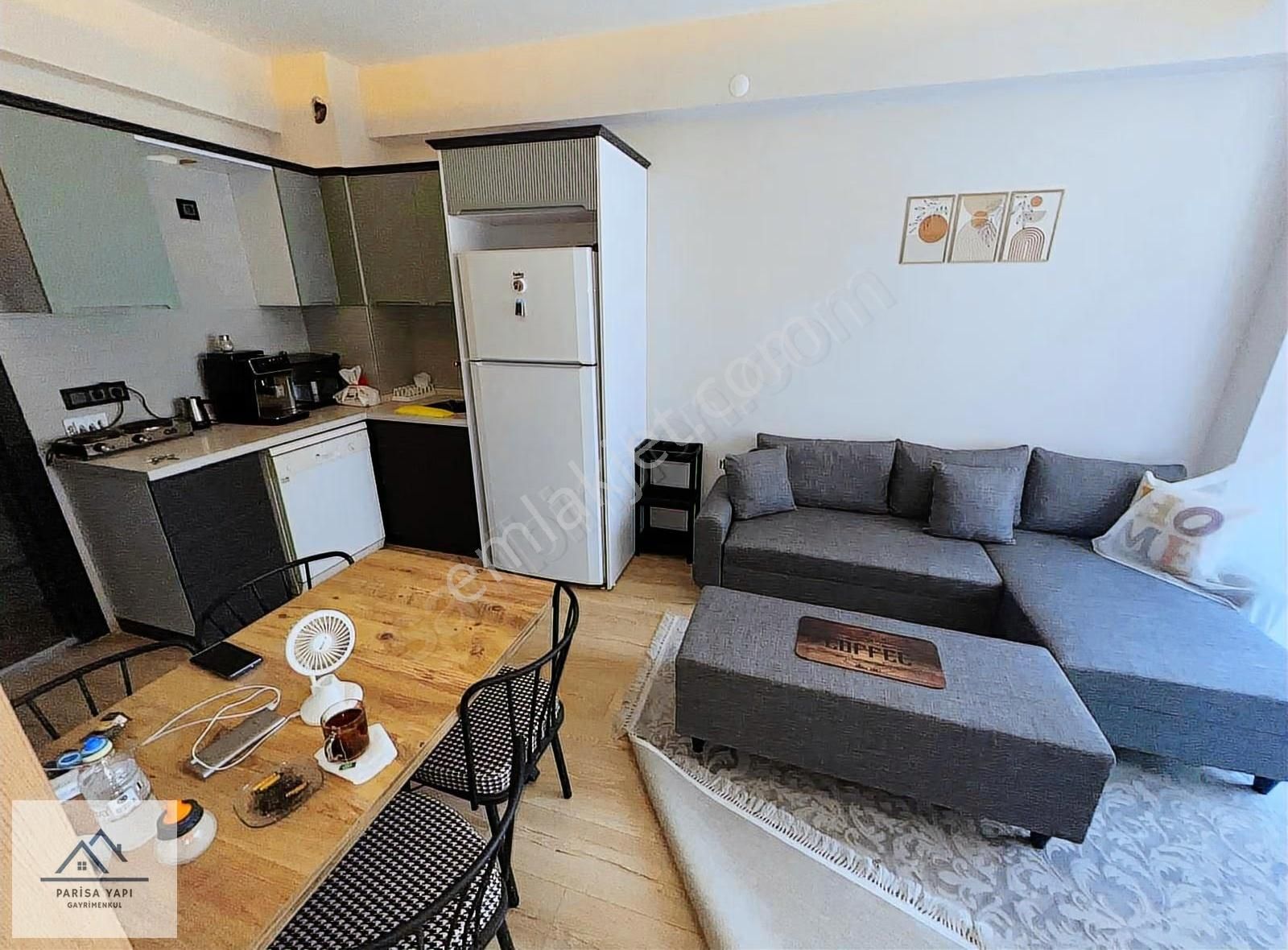 Parisa'dan Hasanağa Bahçesi Yanı D.gazlı Balkonlu Ful Eşyalı 1+1 - Görsel 13