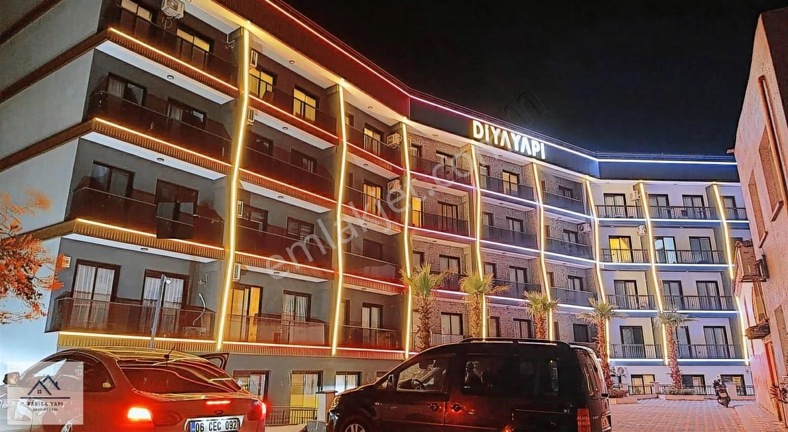 Parisa'dan Hasanağa Bahçesi Yanı D.gazlı Balkonlu Ful Eşyalı 1+1