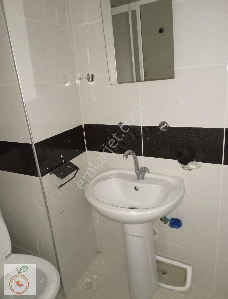 Üsküdar Valide Atikte Metroya Yakın Kiralık 2+1 Daire - Görsel 12