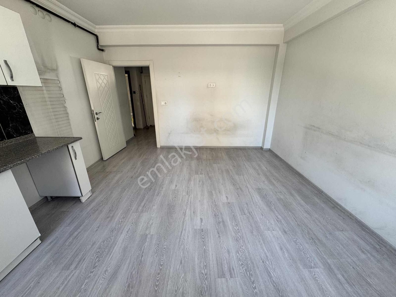 Sütlüce Mah. Eğitimciler Cadde Üstü, Asansörlü Kiralık 1+1 Daire - Görsel 9